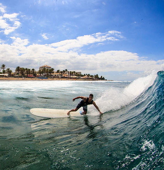 Surf en izquierda de las Palmeras