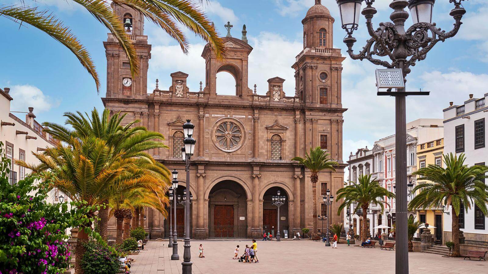 Ruta histórica desde el Puerto de Palmas Triana y Vegueta | Hola Canarias