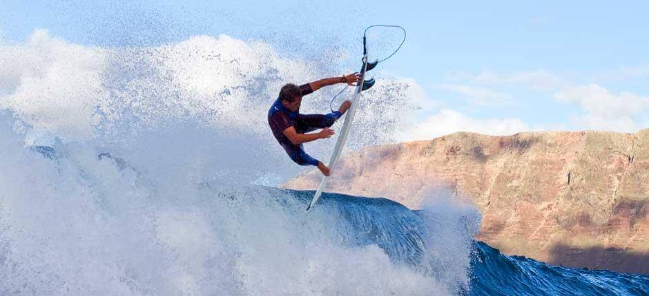 Surfear la izquierda de San Juan Spots de surf en Lanzarote
